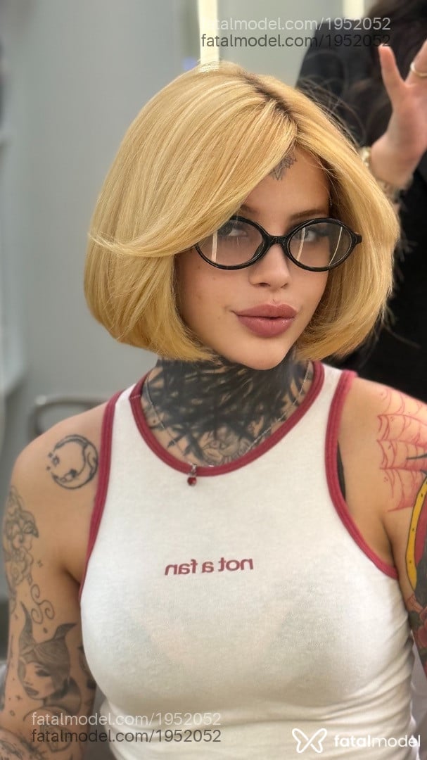 Acompanhante mulher ruiva (o) de olhos castanhos - Aline