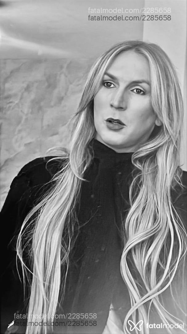 Acompanhante mulher trans loira (o) de olhos verdes - Sofia Acompanhante mulher trans loira (o) de olhos verdes - Sofia