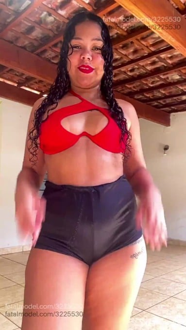 Acompanhante mulher morena (o) de olhos castanhos em Barretos - Raissa