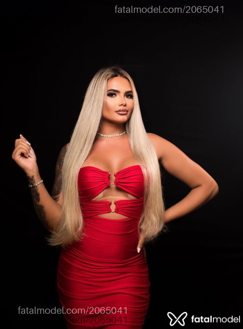 Acompanhante mulher trans loira (o) de olhos castanhos - Bruna Monteiro