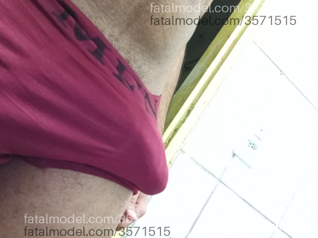 Acompanhante homem com cabelo castanho de olhos castanhos - Lucas