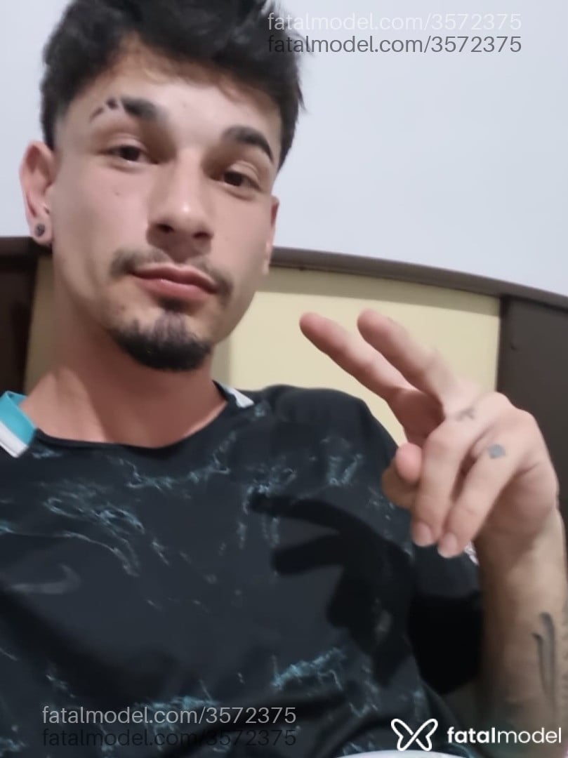Acompanhante homem morena (o) de olhos pretos - Magrinhohot