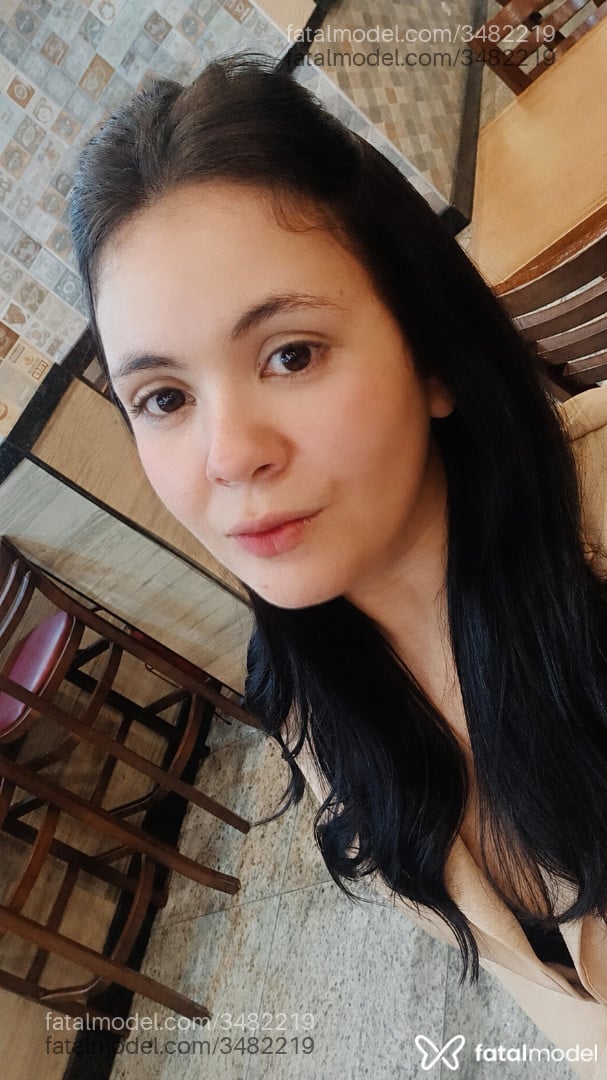 Acompanhante mulher morena (o) de olhos castanhos - Lorena Lucatelli