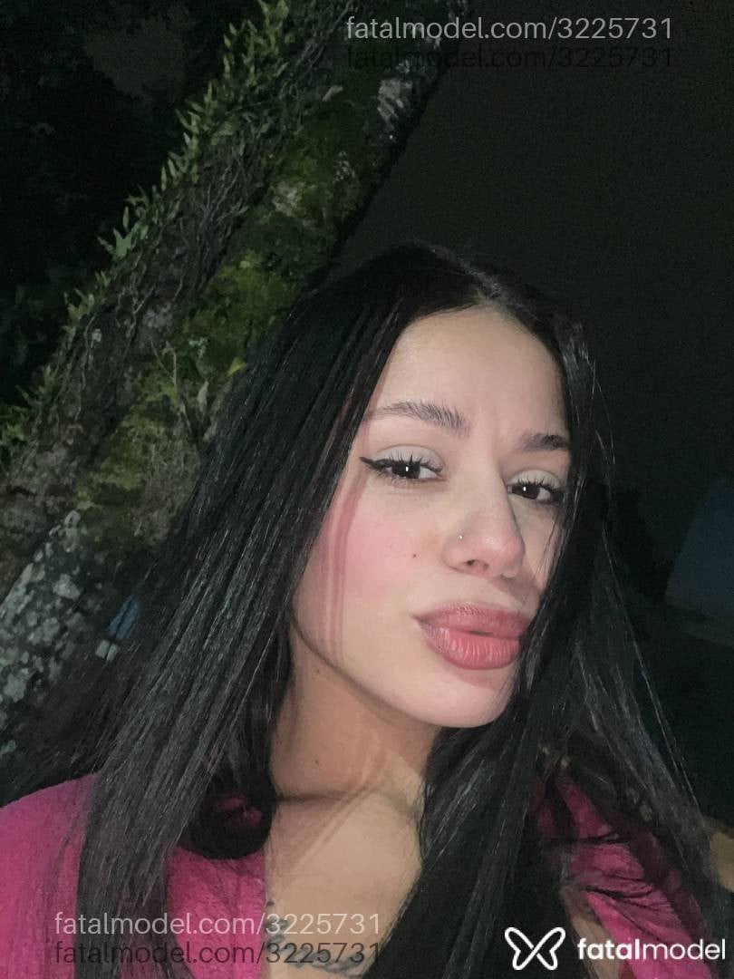 Acompanhante mulher morena (o) de olhos castanhos em Guarujá - Brenda Souza