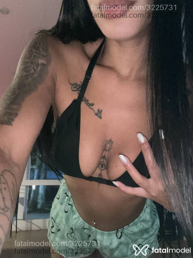 Acompanhante mulher morena (o) de olhos castanhos em Guarujá - Brenda Souza