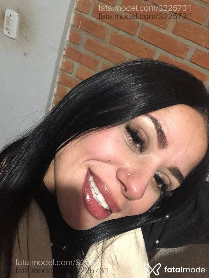 Acompanhante mulher morena (o) de olhos castanhos em Guarujá - Brenda Souza