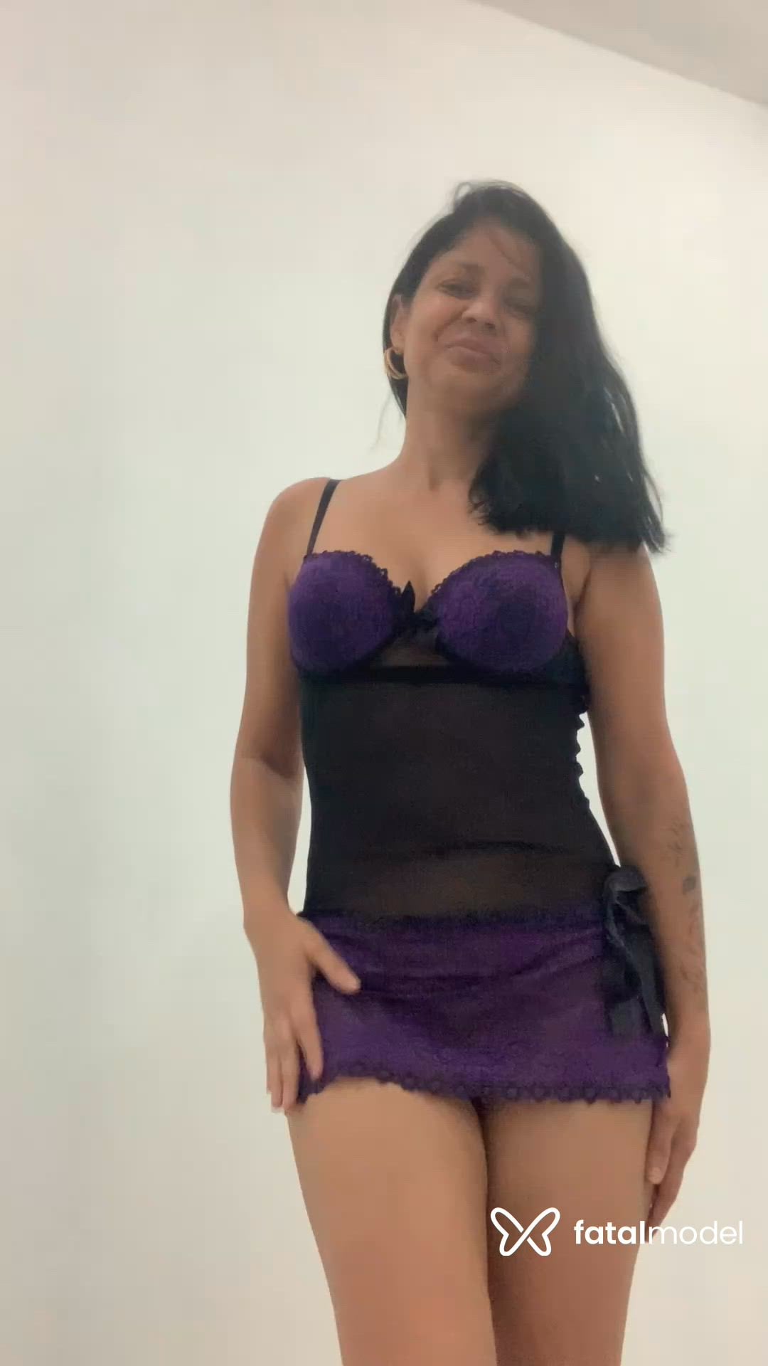 Acompanhante mulher morena (o) de olhos pretos - Jady