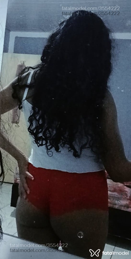 Acompanhante mulher morena (o) de olhos pretos - Clara