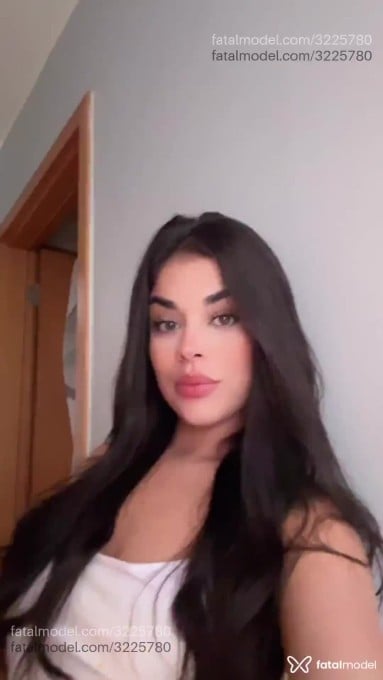 Acompanhante mulher morena (o) de olhos verdes - Bruninha Oliveira