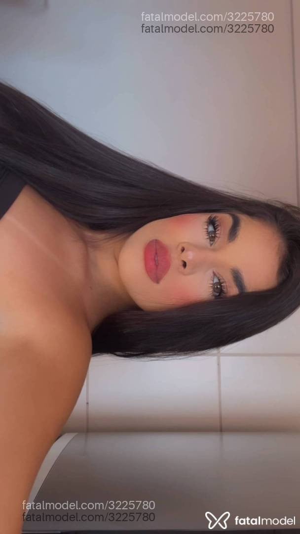 Acompanhante mulher morena (o) de olhos verdes em Brasília - Bruninha Oliveira