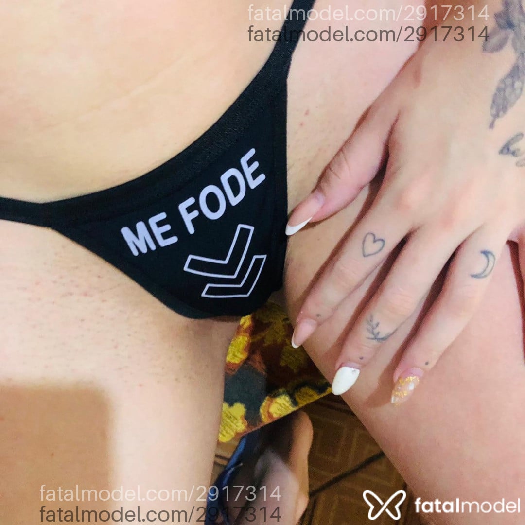 Acompanhante mulher morena (o) de olhos mel - Larissa