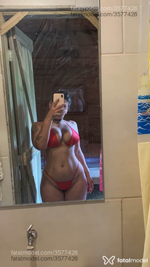 Acompanhante mulher com cabelo castanho de olhos castanhos - Piupiufxx