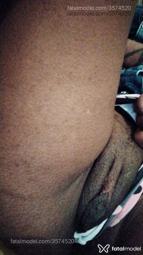 Acompanhante mulher morena (o) de olhos pretos - Luanna