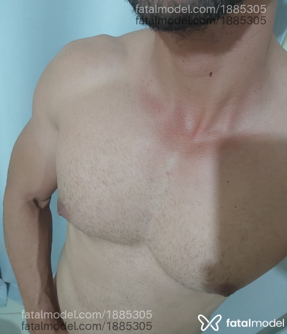 Acompanhante homem morena (o) de olhos pretos - Richard Acompanhante homem morena (o) de olhos pretos - Richard