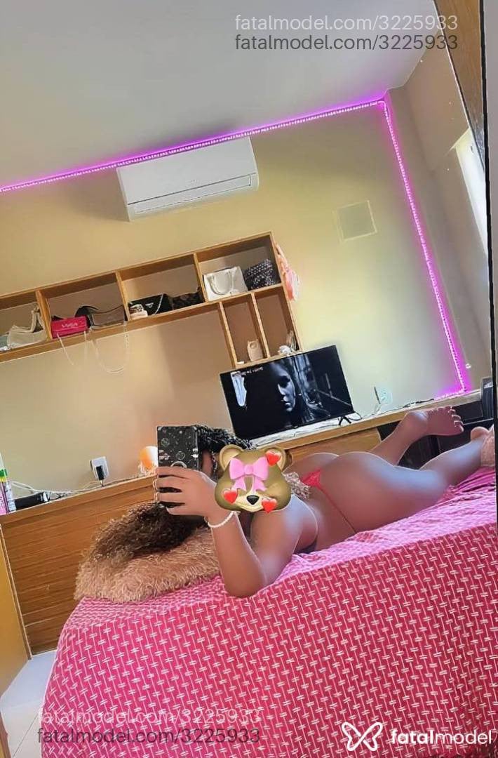 Acompanhante mulher morena (o) de olhos mel - Izabella Guimarães