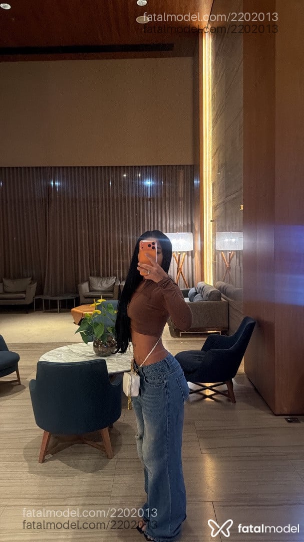 Acompanhante mulher morena (o) de olhos mel - Fernanda