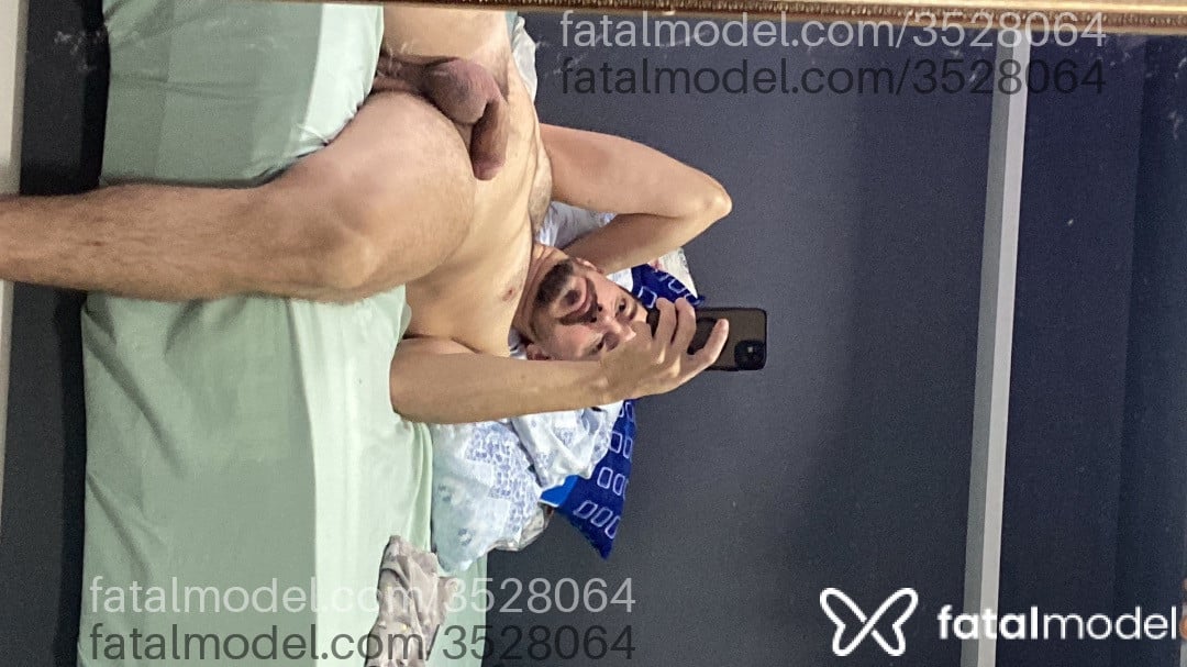 Acompanhante homem com cabelo castanho de olhos castanhos - Orión