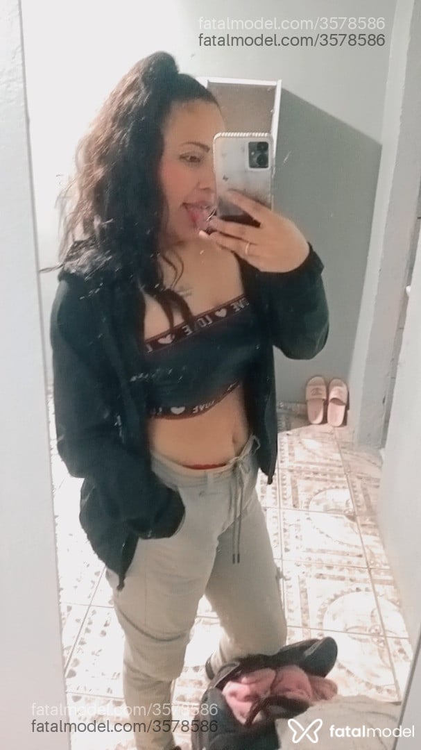 Acompanhante mulher morena (o) de olhos castanhos - Dessinha Acompanhante mulher morena (o) de olhos castanhos - Dessinha