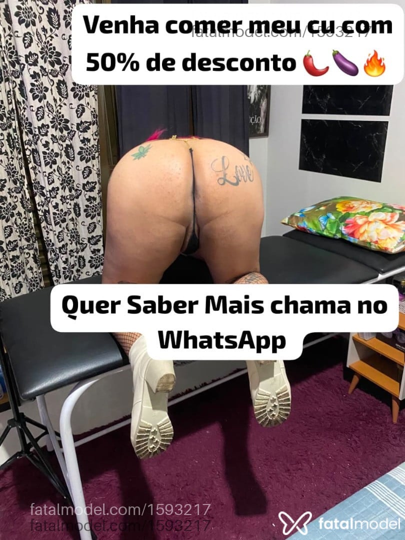 Acompanhante mulher trans ruiva (o) de olhos castanhos - Lorena Karvalho