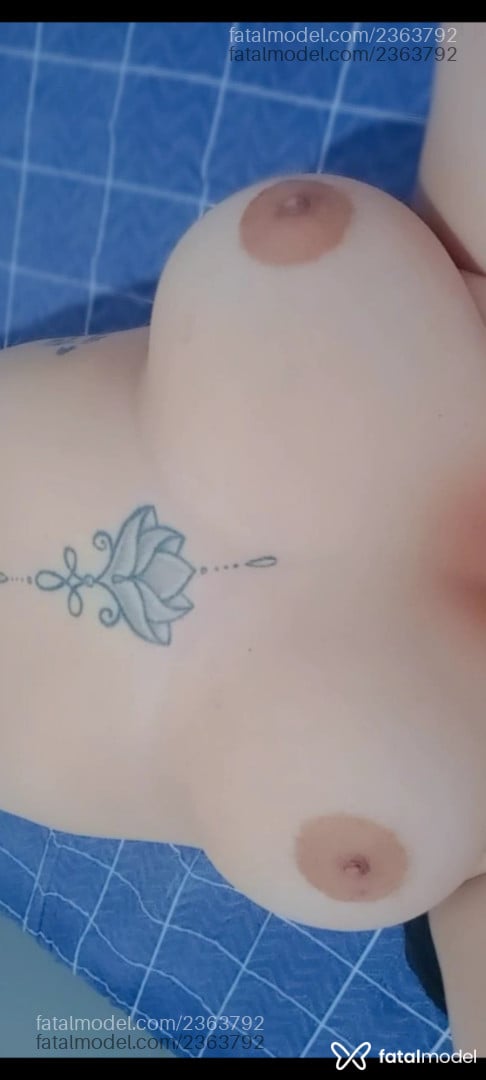 Acompanhante mulher morena (o) de olhos castanhos - Amanda