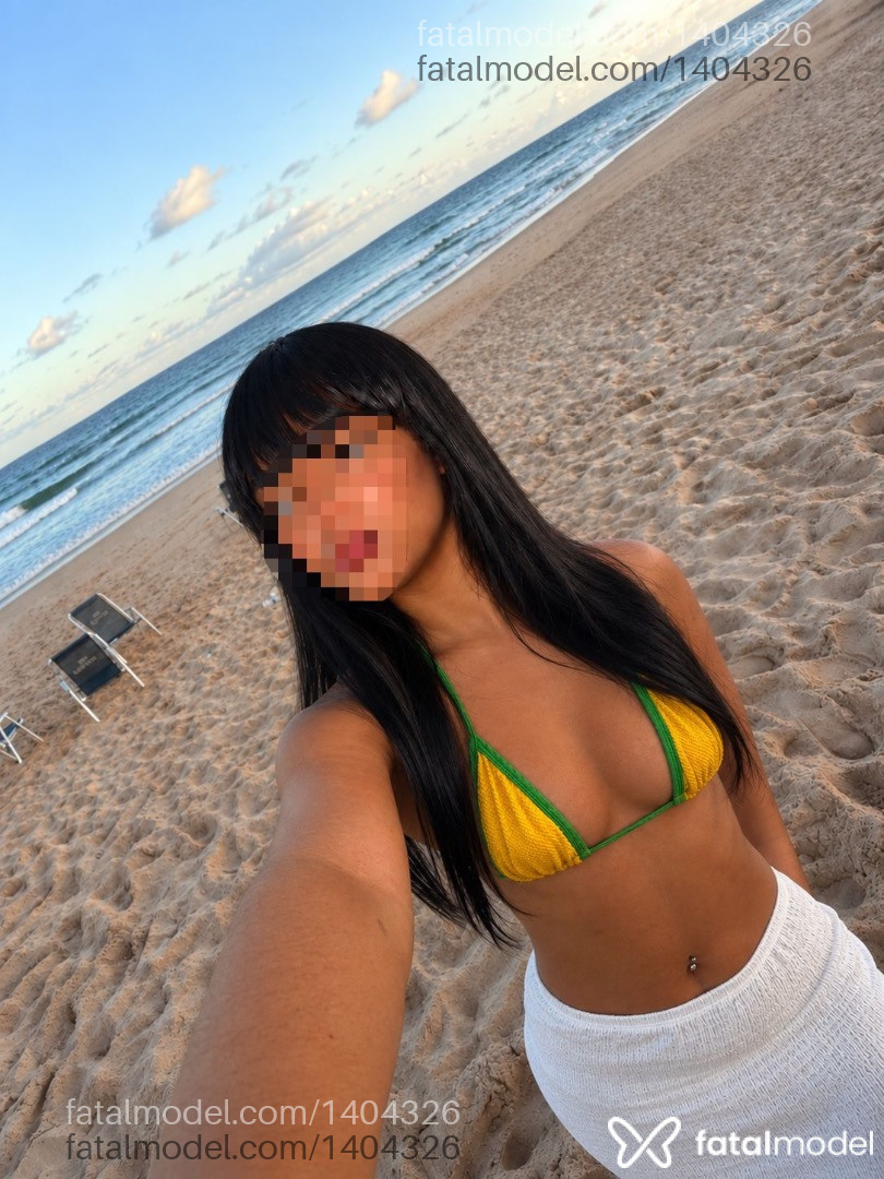 Acompanhante mulher loira (o) de olhos castanhos - Pérola