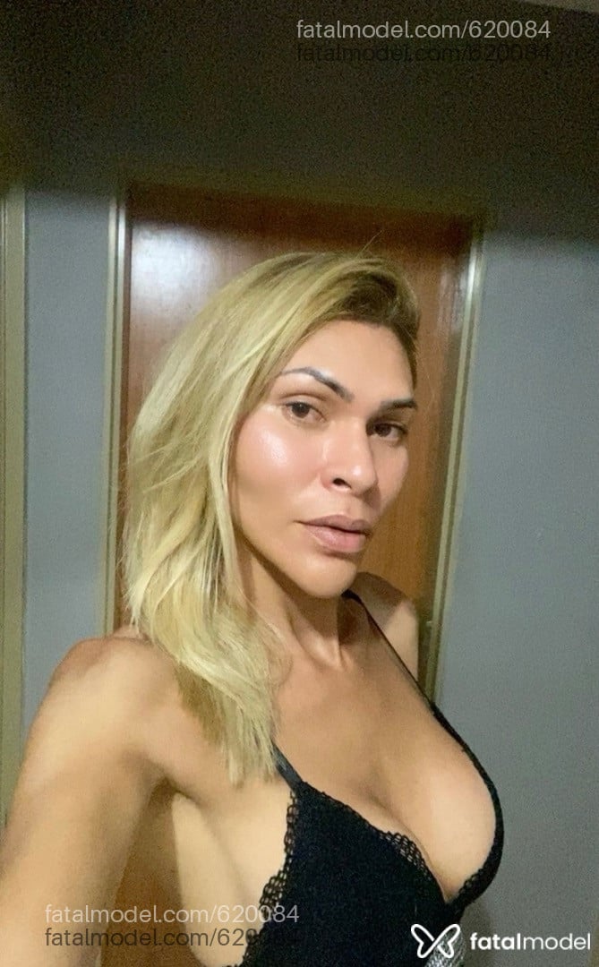 Acompanhante travesti loira (o) de olhos castanhos - Paula Guimarães