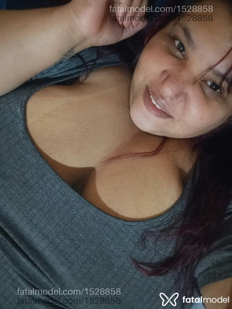 Acompanhante mulher ruiva (o) de olhos castanhos - Geysse taina