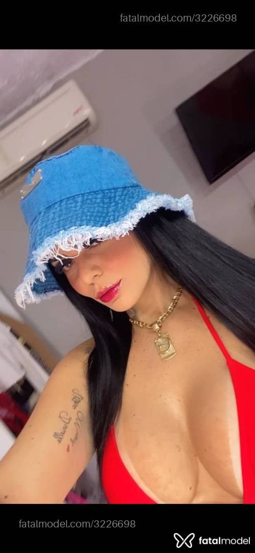 Acompanhante mulher morena (o) de olhos mel - Jenifer