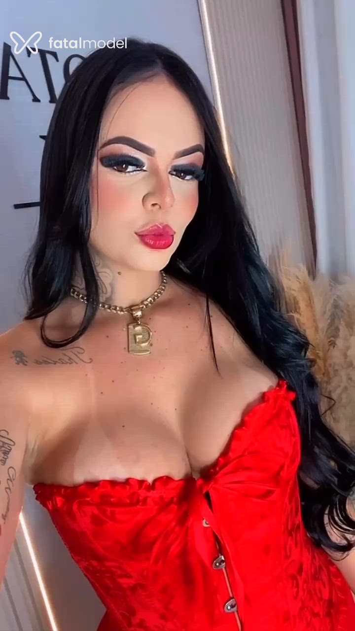 Acompanhante mulher morena (o) de olhos mel - Jenifer