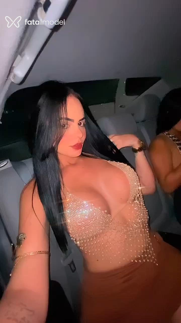 Acompanhante mulher morena (o) de olhos mel - Jenifer