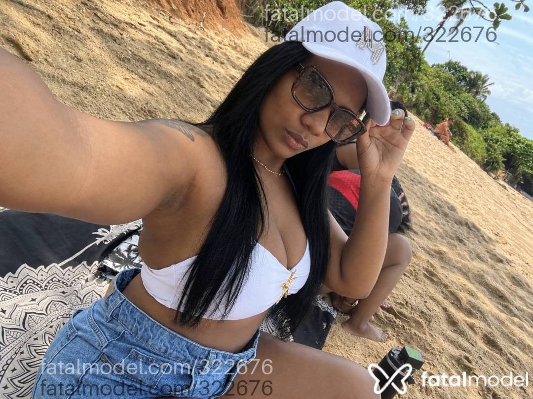 Acompanhante mulher morena (o) de olhos castanhos - Manuela