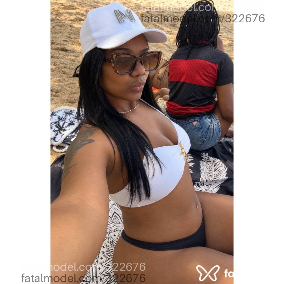 Acompanhante mulher morena (o) de olhos castanhos - Manuela