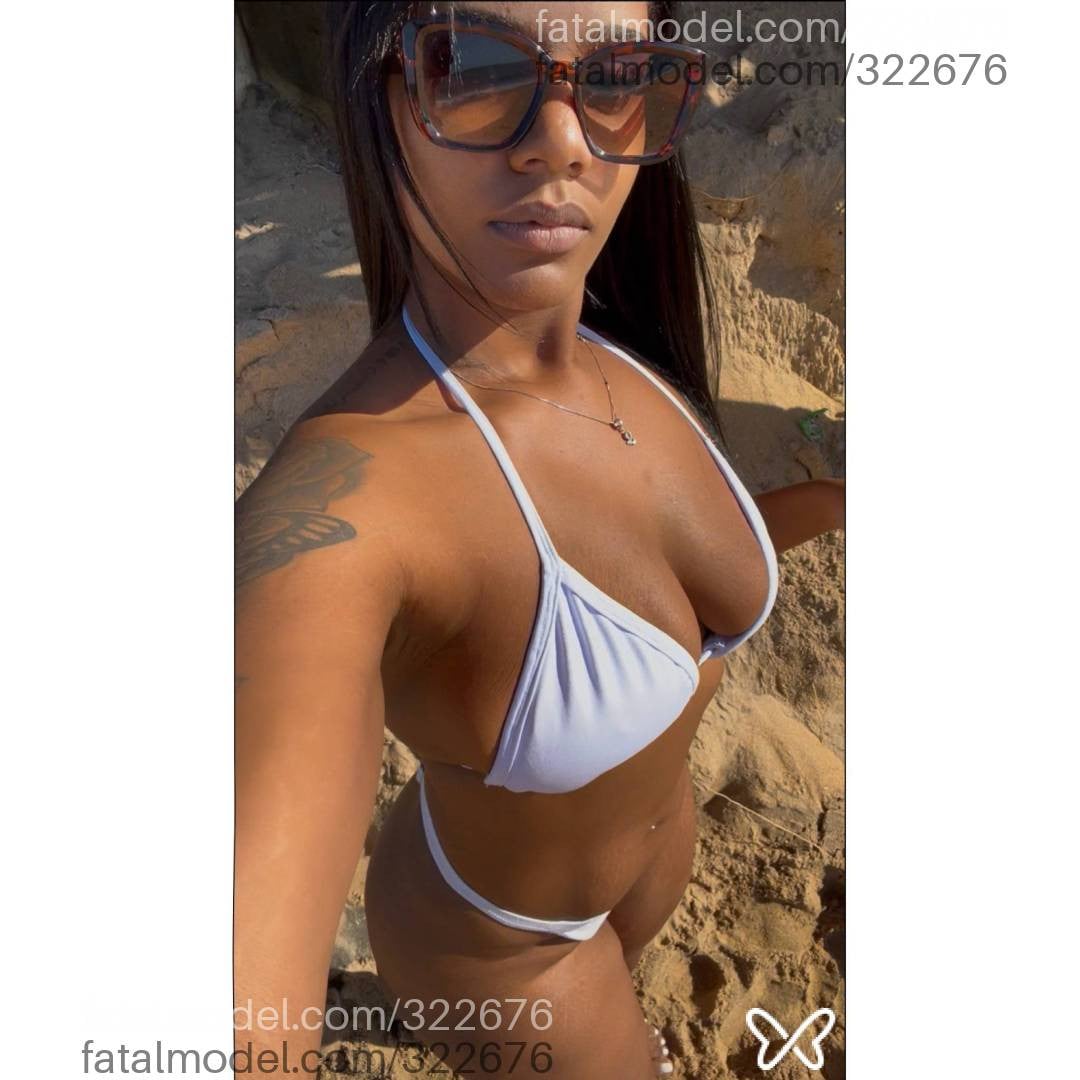 Acompanhante mulher morena (o) de olhos castanhos em Rio das Ostras - Manuela