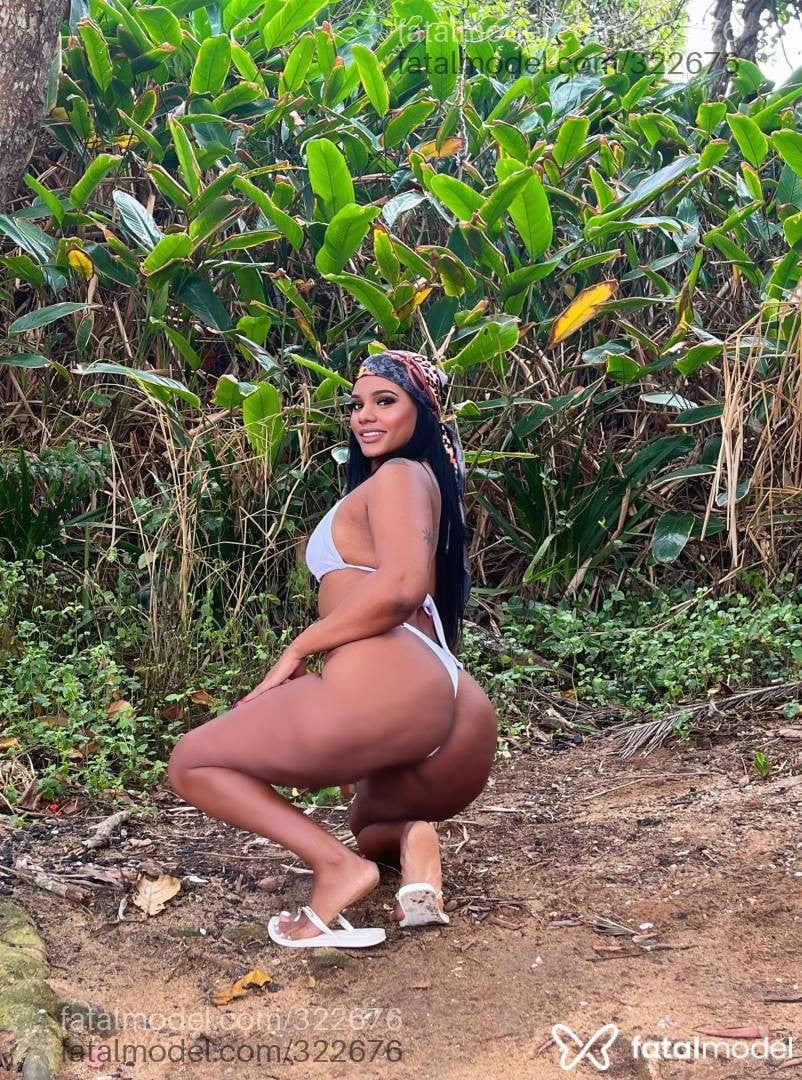 Acompanhante mulher morena (o) de olhos castanhos em Rio das Ostras - Manuela