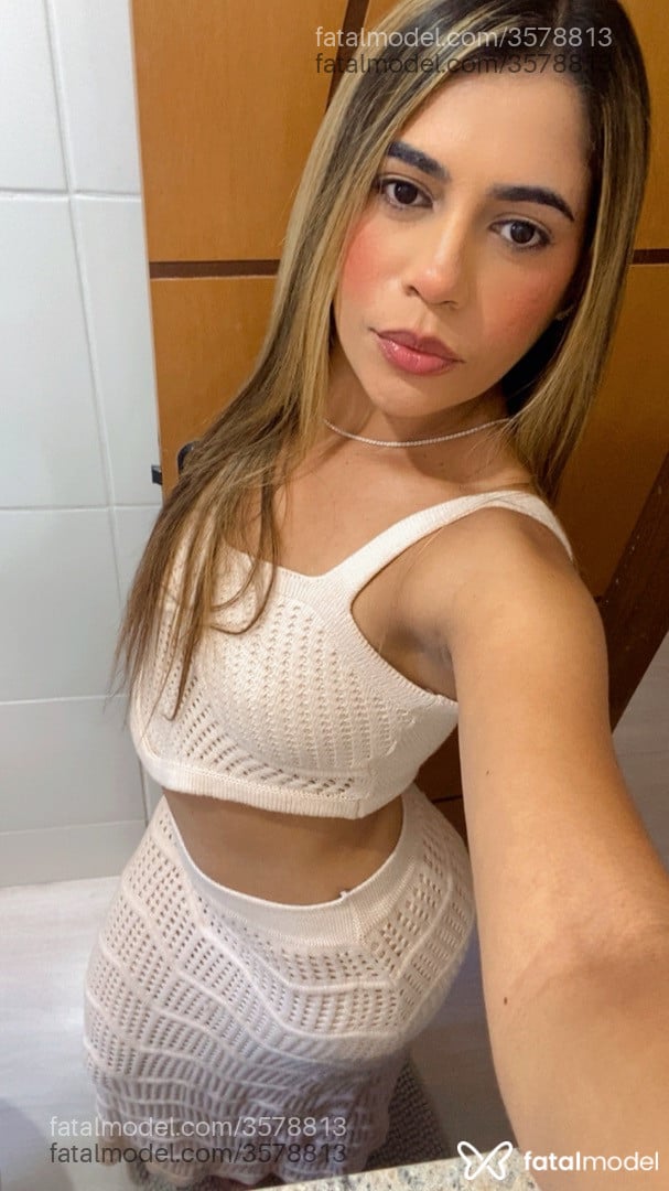 Acompanhante mulher loira (o) de olhos pretos - Analu Acompanhante mulher loira (o) de olhos pretos - Analu