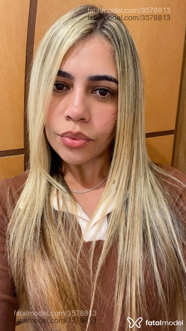 Acompanhante mulher loira (o) de olhos pretos - Analu Acompanhante mulher loira (o) de olhos pretos - Analu
