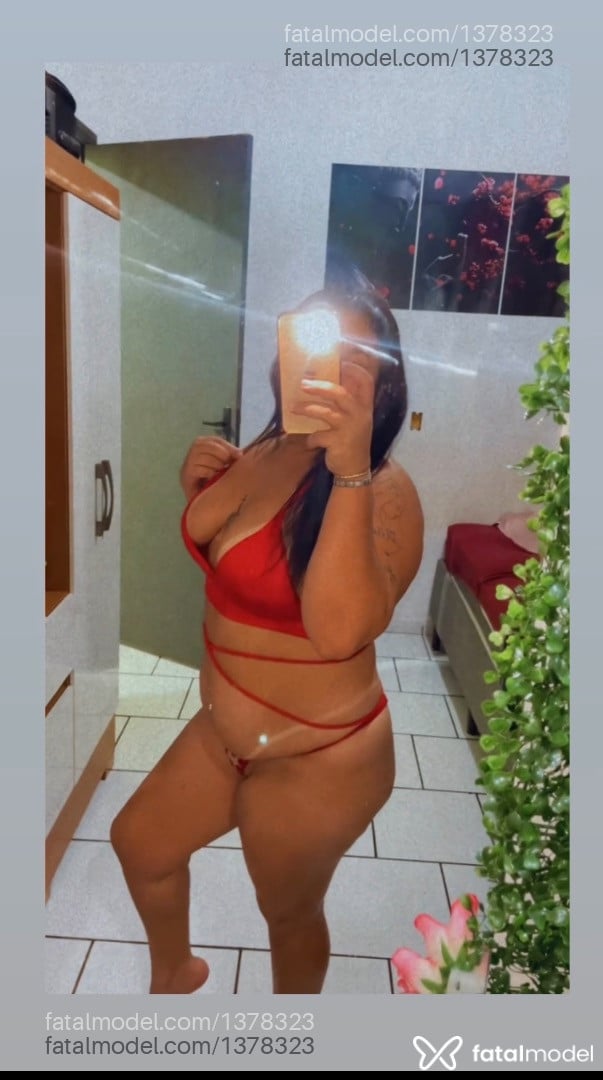Acompanhante mulher com cabelo castanho de olhos castanhos - Cristina