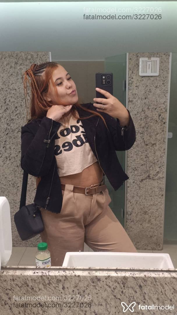 Acompanhante mulher ruiva (o) de olhos verdes em Curitiba - Ariel