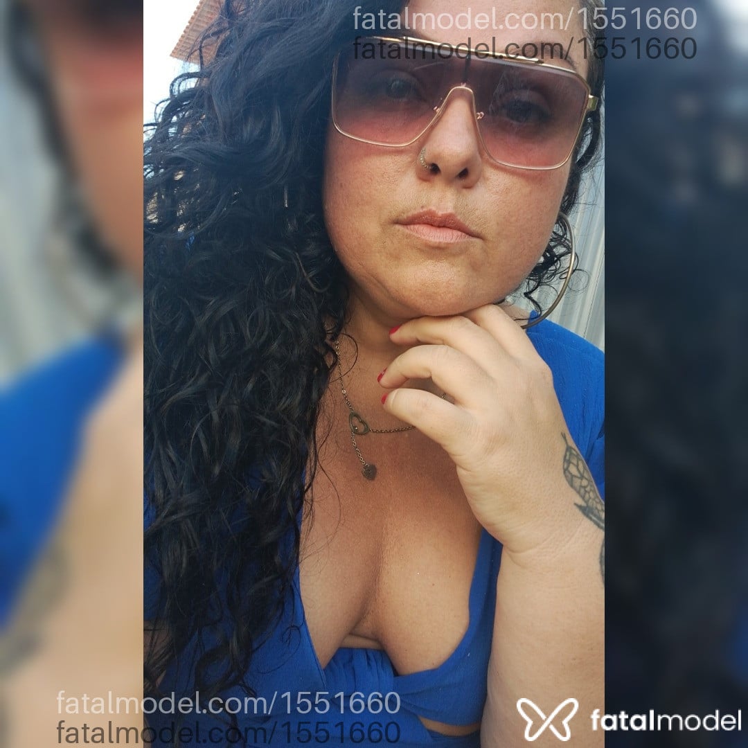 Acompanhante mulher morena (o) de olhos mel - TINA BORGES