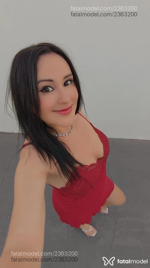 Acompanhante mulher morena (o) de olhos castanhos - Ravenne
