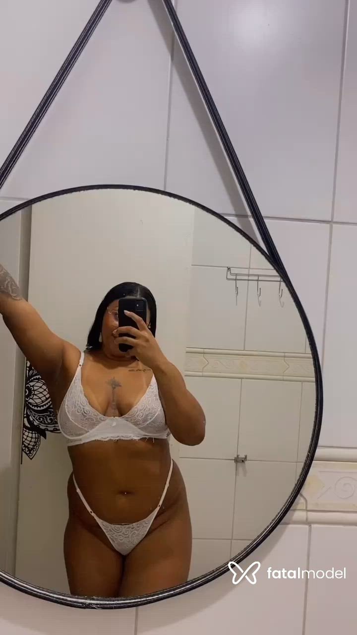 Acompanhante mulher com cabelo castanho de olhos castanhos - Maya Prado