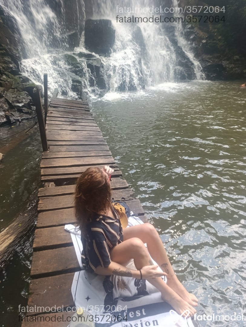 Acompanhante mulher ruiva (o) de olhos castanhos - Raquel