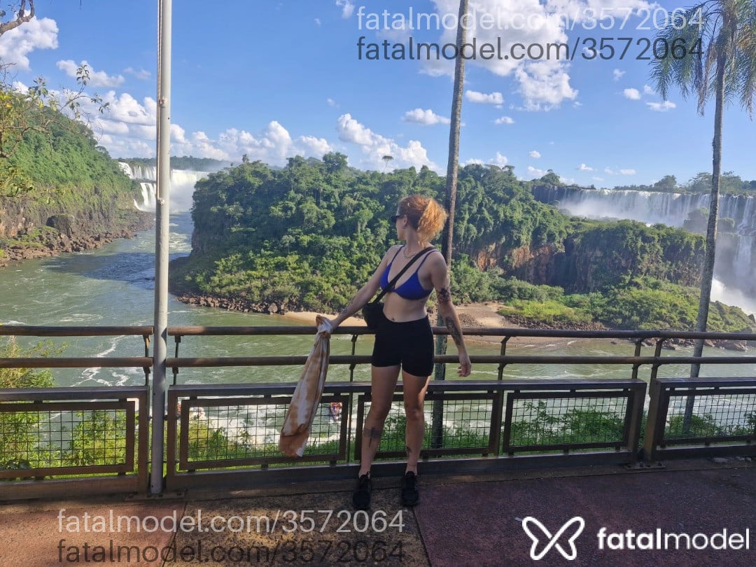 Acompanhante mulher ruiva (o) de olhos castanhos - Raquel