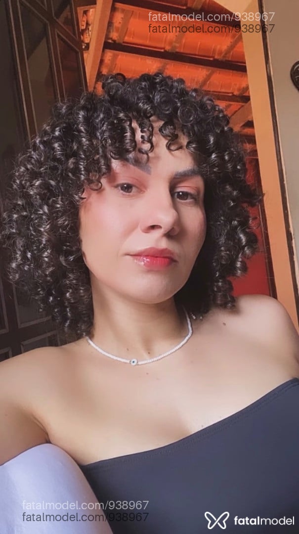 Acompanhante mulher com cabelo castanho de olhos castanhos - Stephanie