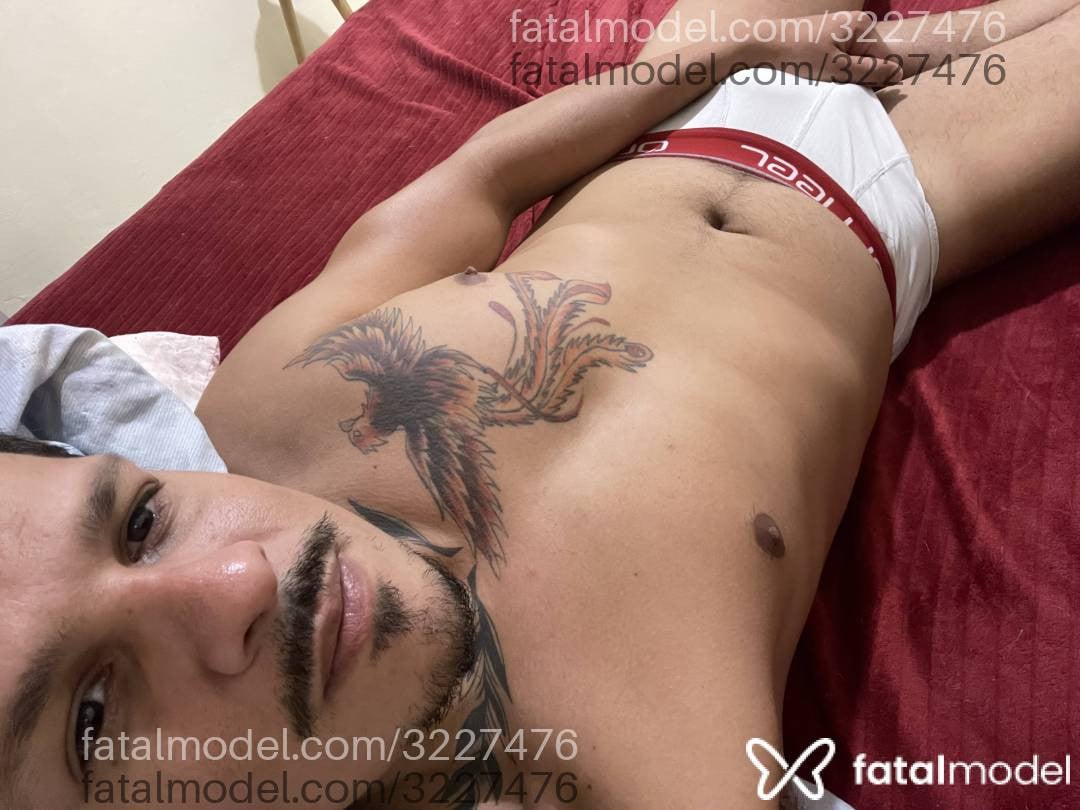Acompanhante homem morena (o) de olhos pretos em Virtual Acompanhante homem morena (o) de olhos pretos em Virtual - Araújo