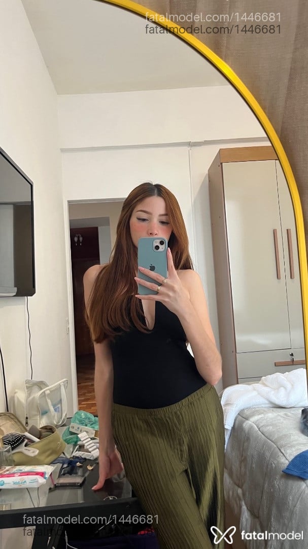 Acompanhante mulher morena (o) de olhos mel - Juli