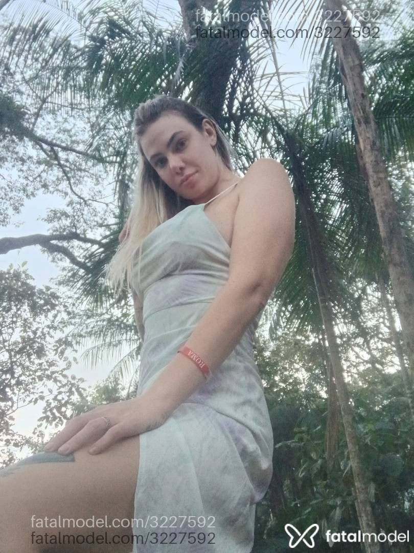 Acompanhante mulher loira (o) de olhos verdes - Leticia