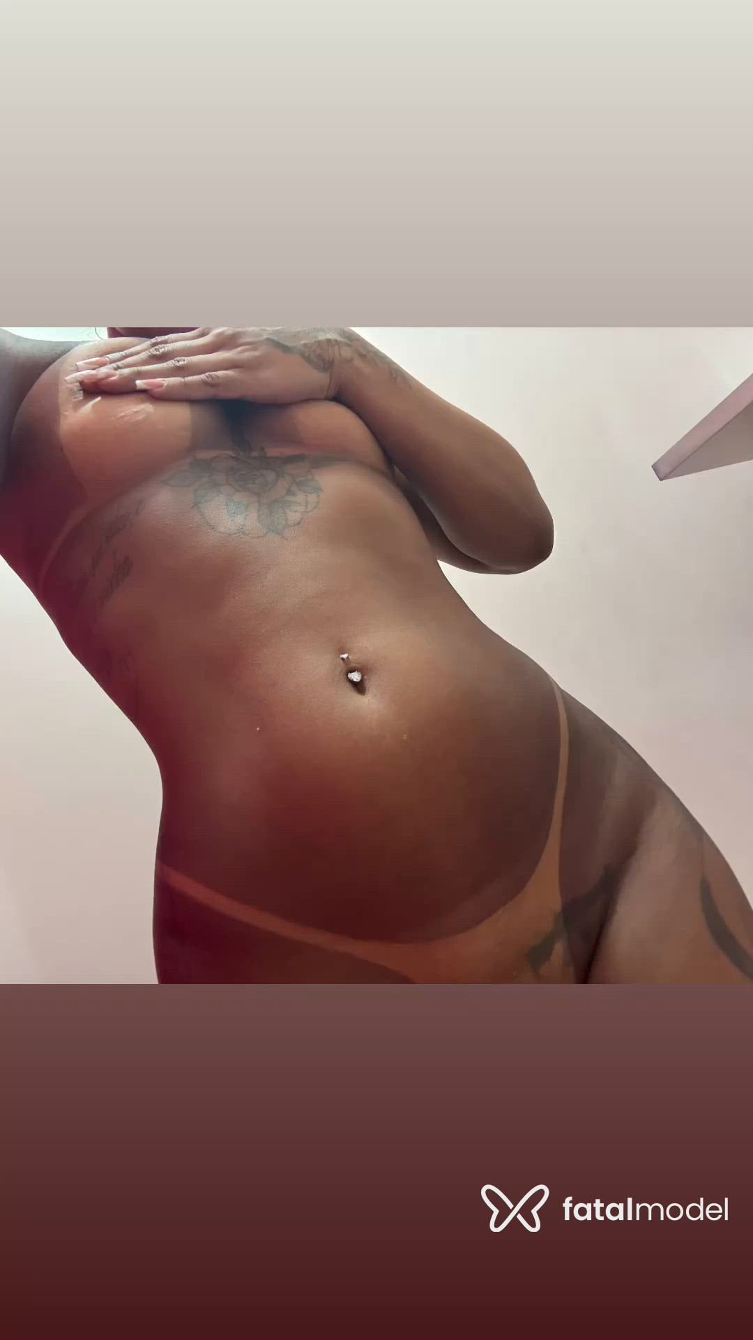 Acompanhante mulher morena (o) de olhos pretos - Bruninha Acompanhante mulher morena (o) de olhos pretos - Bruninha