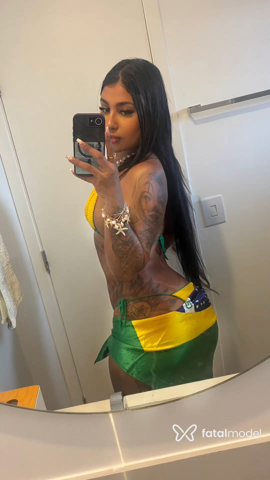 Acompanhante mulher morena (o) de olhos pretos - Bruninha Acompanhante mulher morena (o) de olhos pretos - Bruninha
