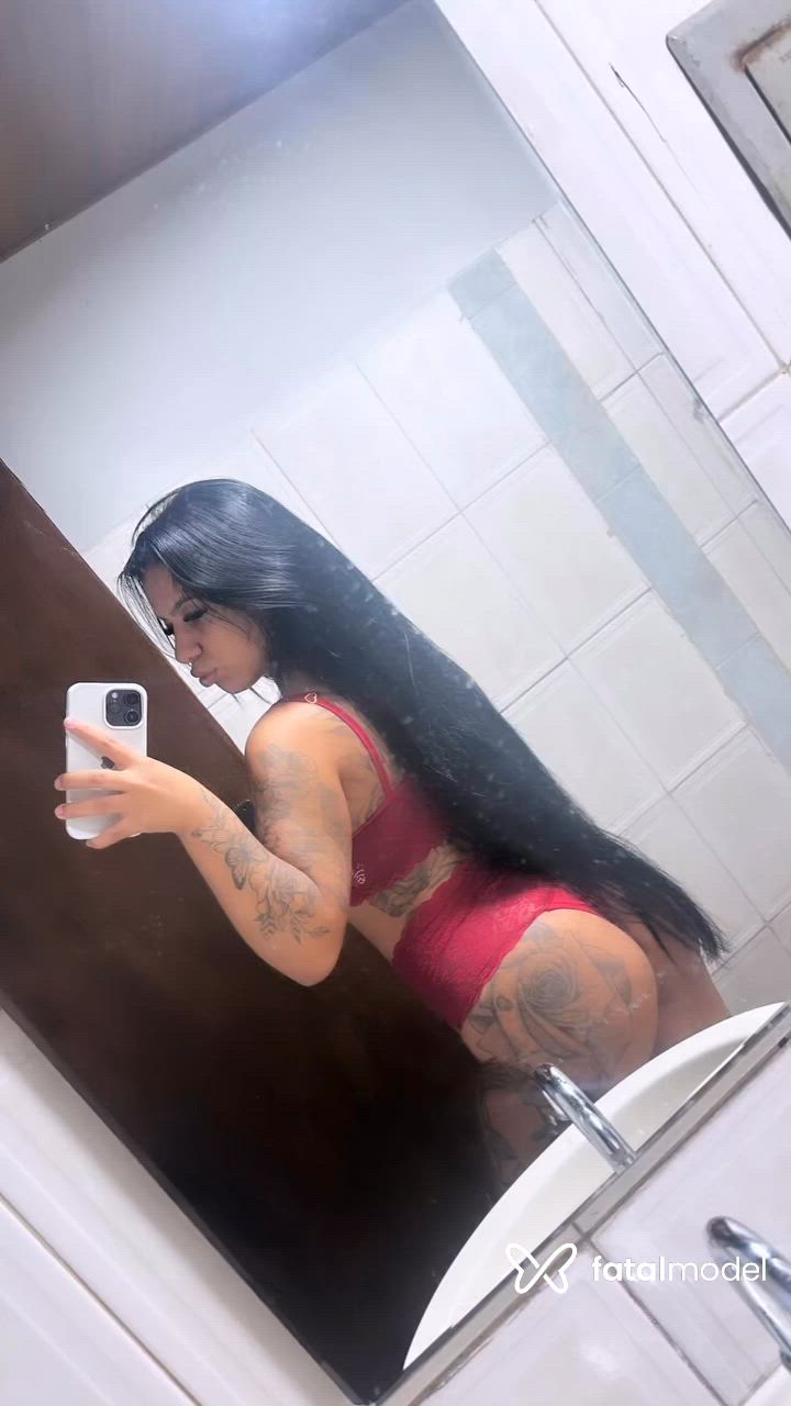 Acompanhante mulher morena (o) de olhos pretos - Yasmi Acompanhante mulher morena (o) de olhos pretos - Yasmi